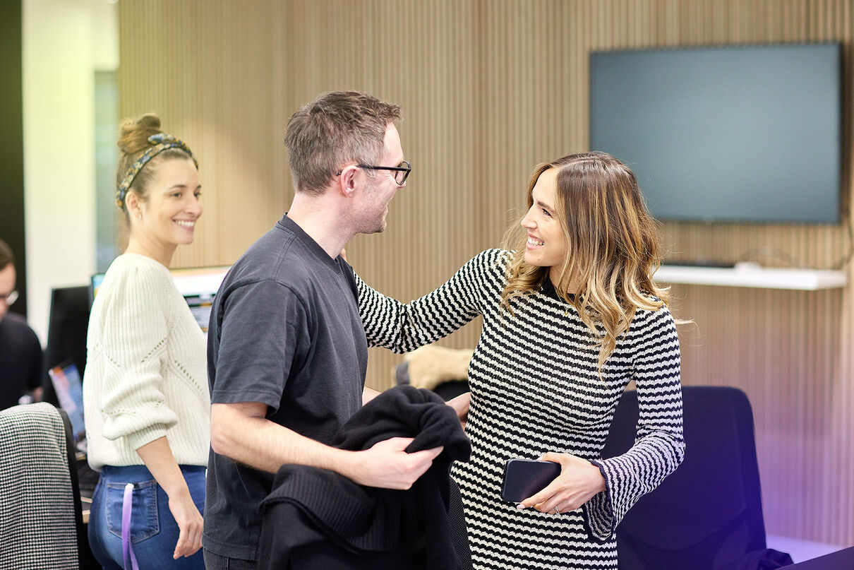 Collegues Greeting _Itchi